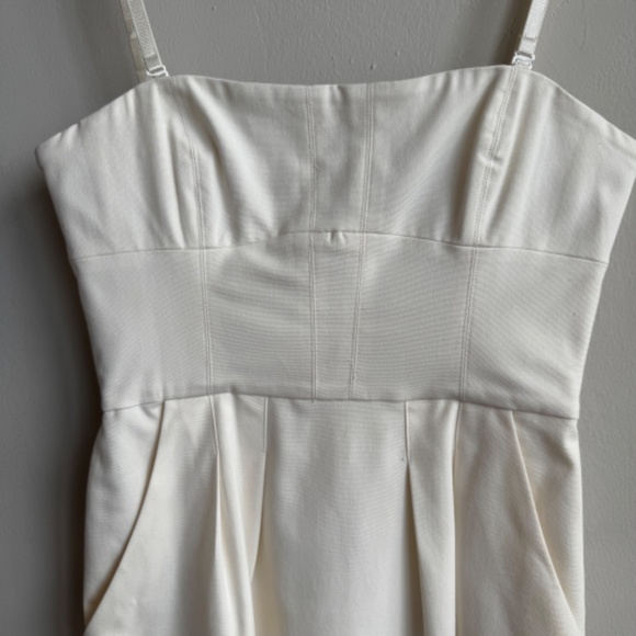 BCBG White Strapless Dress with Pockets! Size 8 - Picture 3 of 6